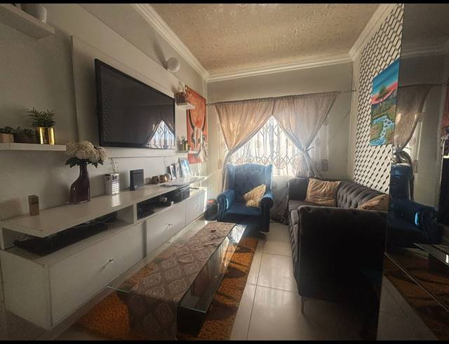 2 BEDROOM HOUSE FOR SALE IN SAVANNA CITY